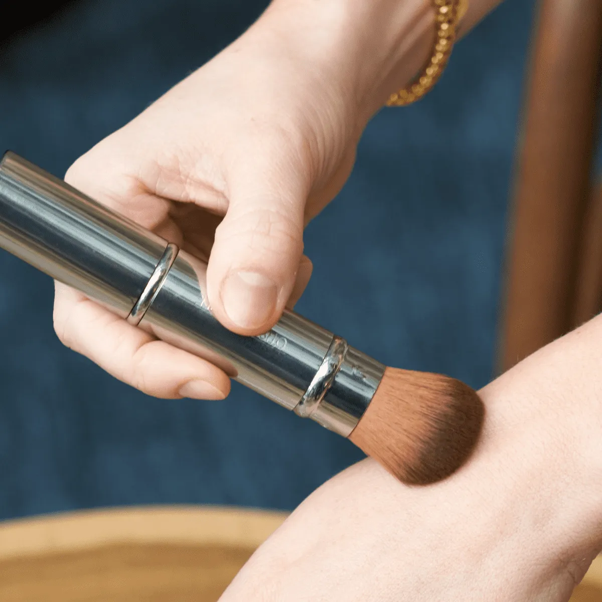 Retractable Flawless Face Makeup Brush